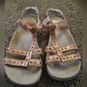Taos Size 8 Like New Bronze Studded Gladiator Party Sandals